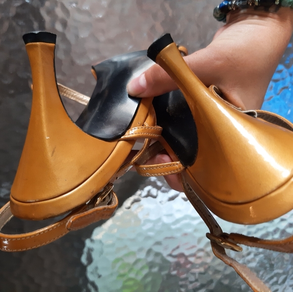 Sandals heels Stuart Weitzman golden yellow - Picture 9 of 12